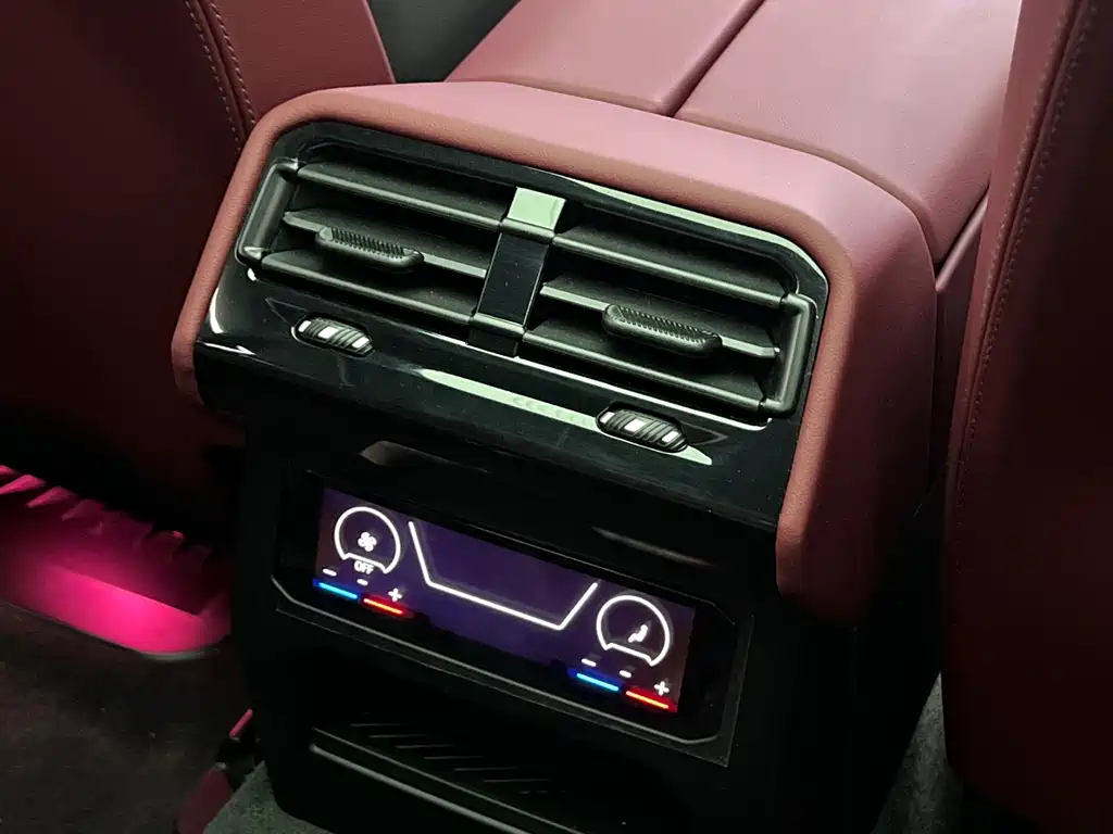 BMW 5 Series 2025 530Li Exclusive M Sports Package купить на сайте DeffCars