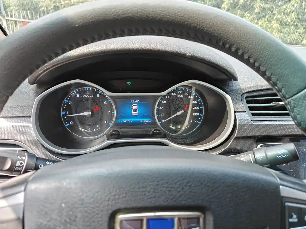 Emgrand 2017 Sedan Million Model 1.5L Manual Upward Version купить на сайте DeffCars