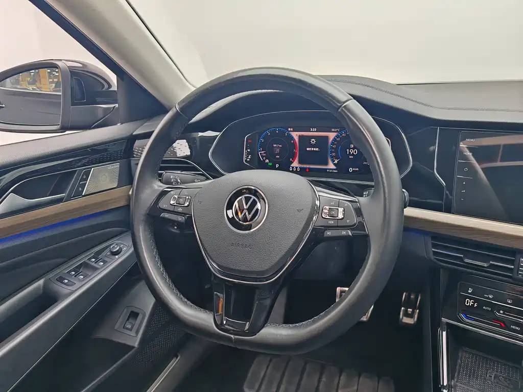 Passat 2020 330TSI Luxury Edition National V купить на сайте DeffCars