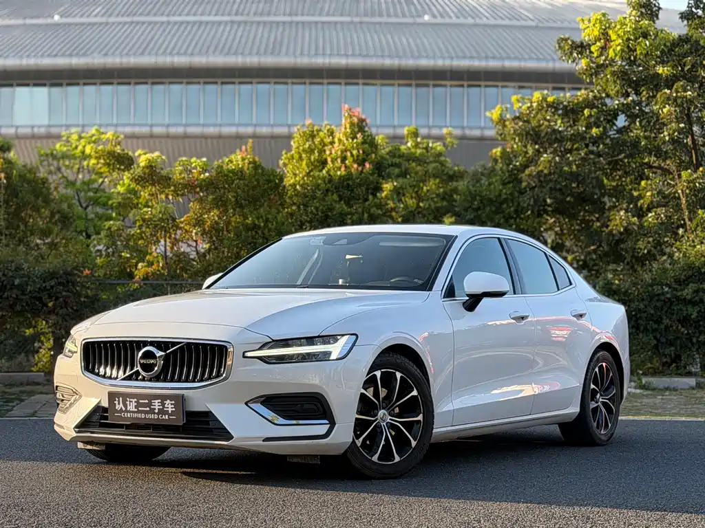 Volvo S60 2020 T4 Zhiyi Luxury Edition купить на сайте DeffCars