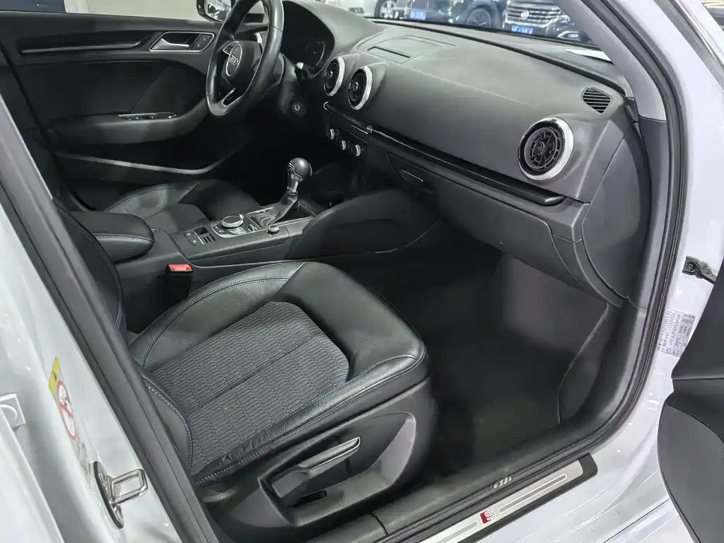 Audi A3 2019 Sportback 35 TFSI Fashion Type National VI купить на сайте DeffCars