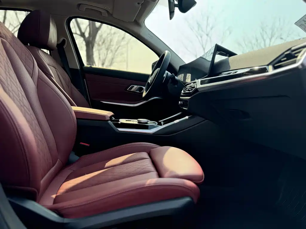 BMW 3 Series 2024 320i M Sports Package купить на сайте DeffCars