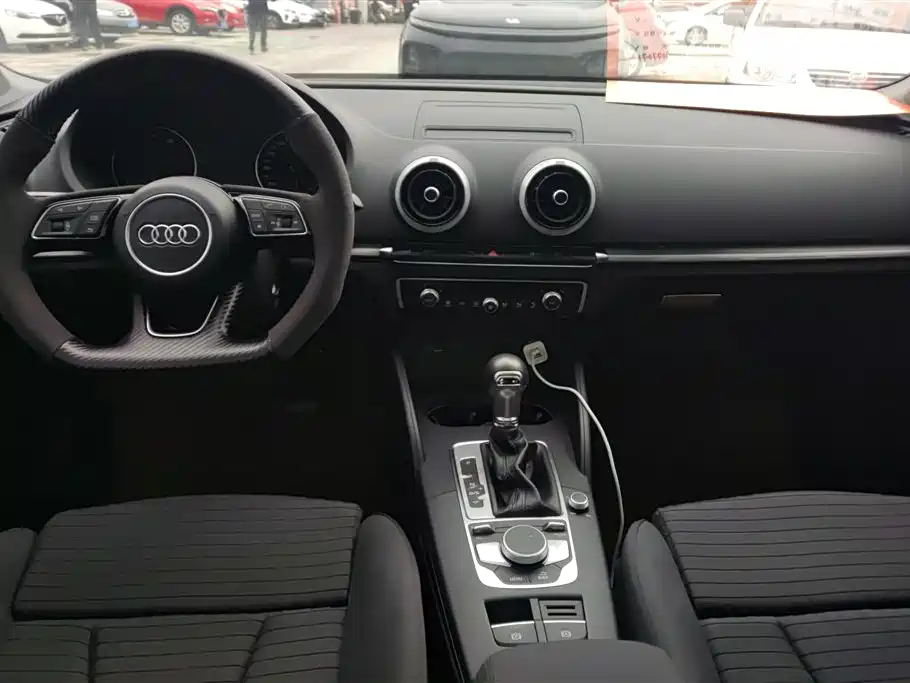 Audi A3 2018 30th Anniversary Limousine 35 TFSI Sports купить на сайте DeffCars