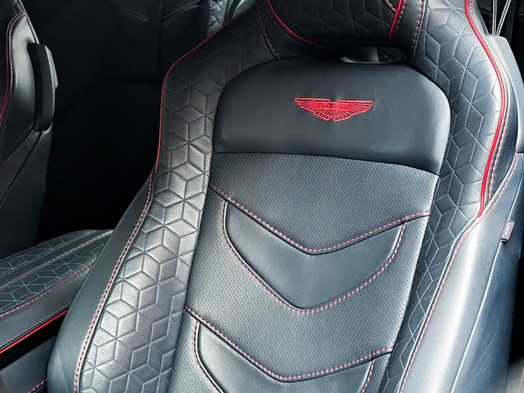 Aston Martin DBS 2019 DBS Superleggera V12 Coupe купить на сайте DeffCars