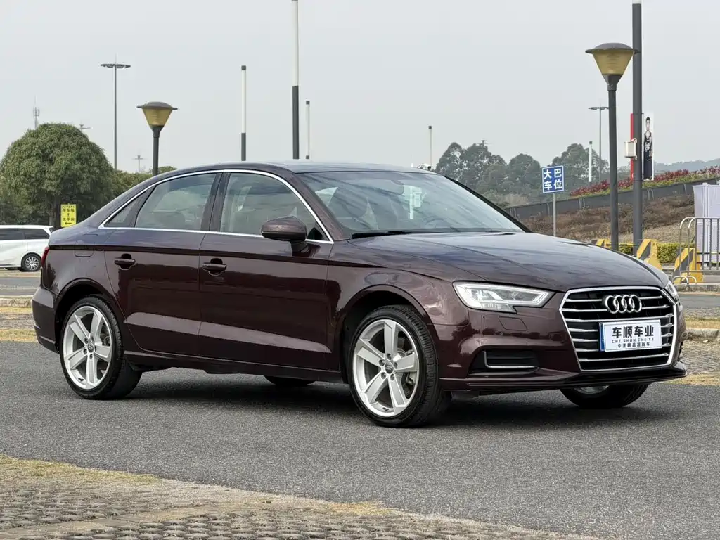 Audi A3 2017 Limousine 40 TFSI Fashion Model купить на сайте DeffCars