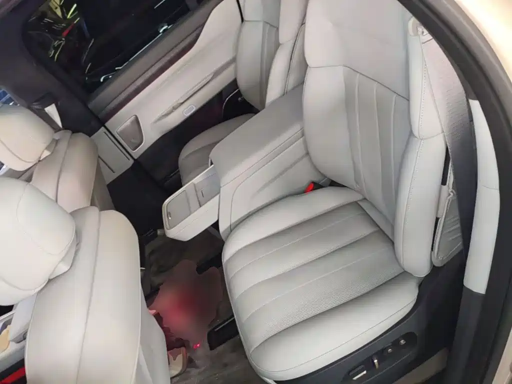 NIO ES8 2023 100kWh Signature Edition купить на сайте DeffCars