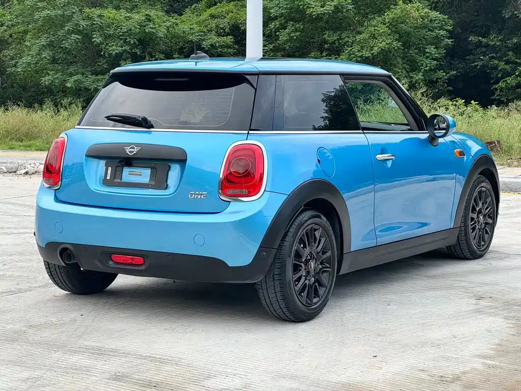 MINI 2018 1.5T ONE PLUS купить на сайте DeffCars