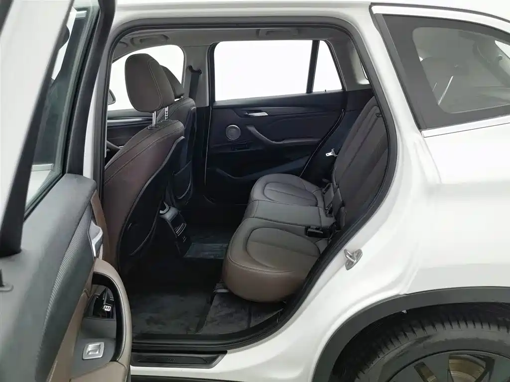 BMW X1 2021 sDrive20Li Fashion Model купить на сайте DeffCars