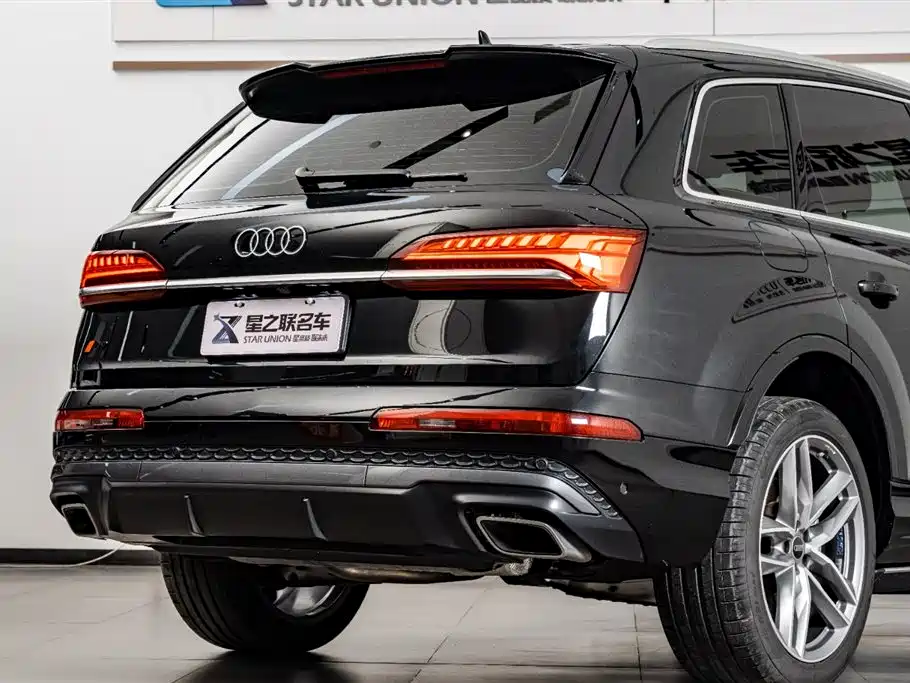 Audi Q7 2024 45 TFSI quattro S line sports купить на сайте DeffCars