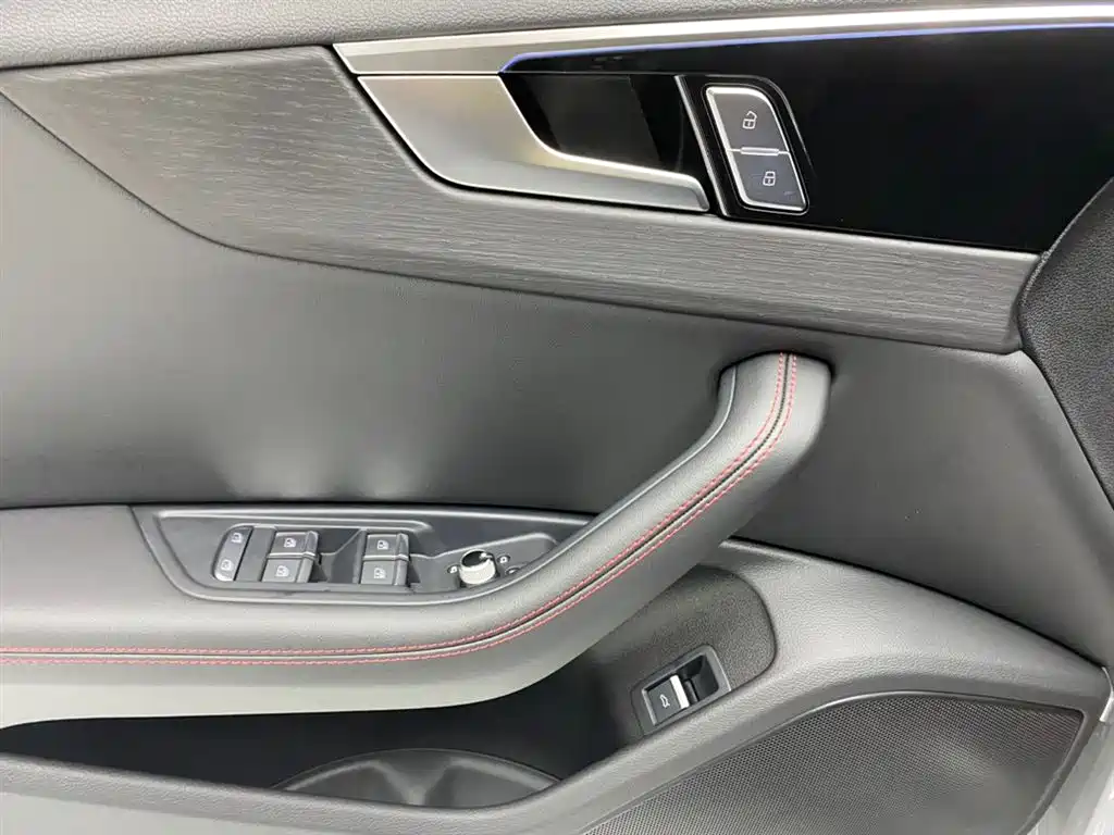 Audi A4L 2024 40 TFSI luxury and dynamic model купить на сайте DeffCars