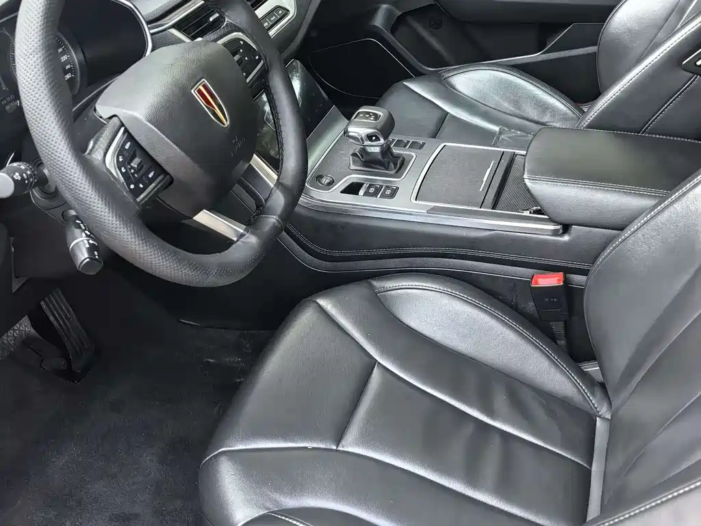 Red Flag Hongqi H5 2022 Classic 1.8T Automatic Smart Leader Edition купить на сайте DeffCars