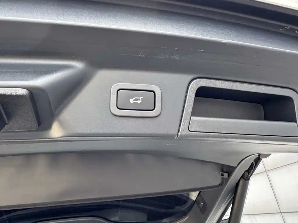 Range Rover Velar 2018 P380 S купить на сайте DeffCars