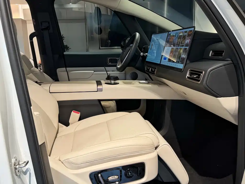Ideal MEGA 2025 Home Family Special Edition купить на сайте DeffCars
