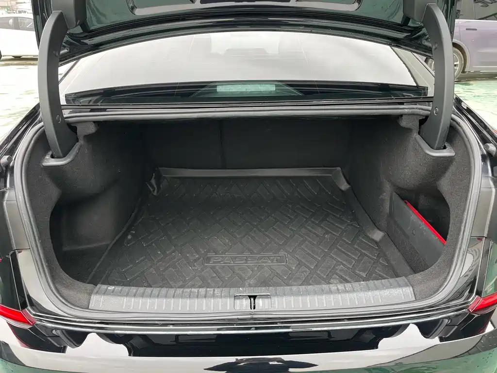 Passat 2023 380TSI Deluxe Edition купить на сайте DeffCars