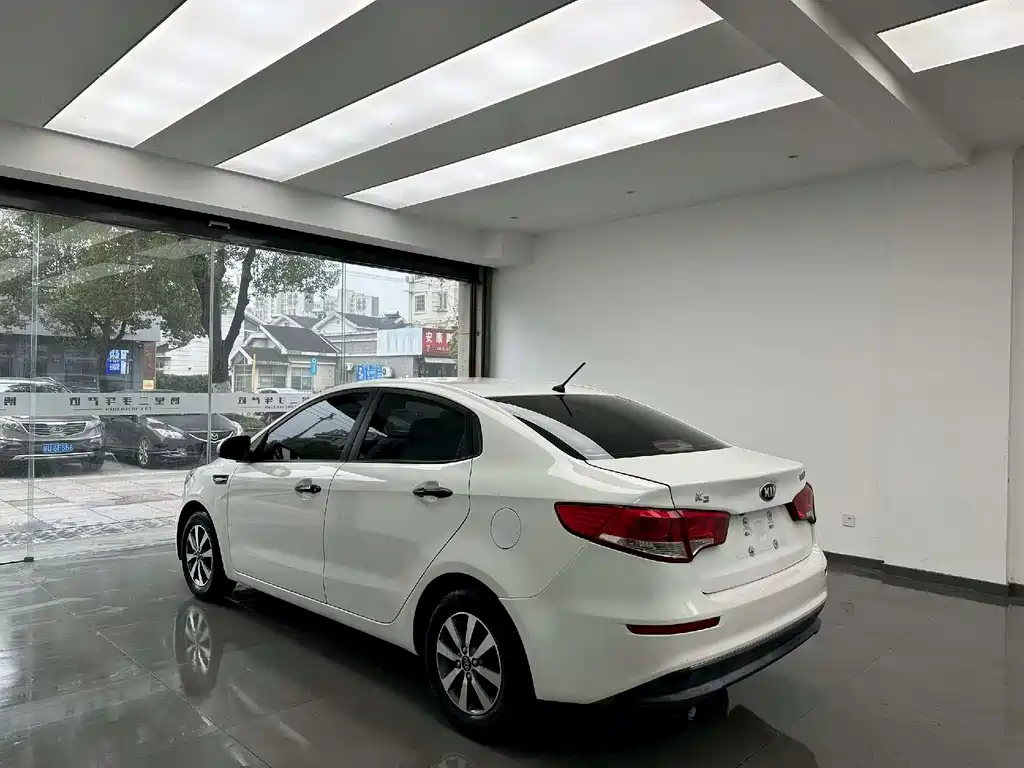Kia K2 2015 Sedan 1.4L AT GLS купить на сайте DeffCars