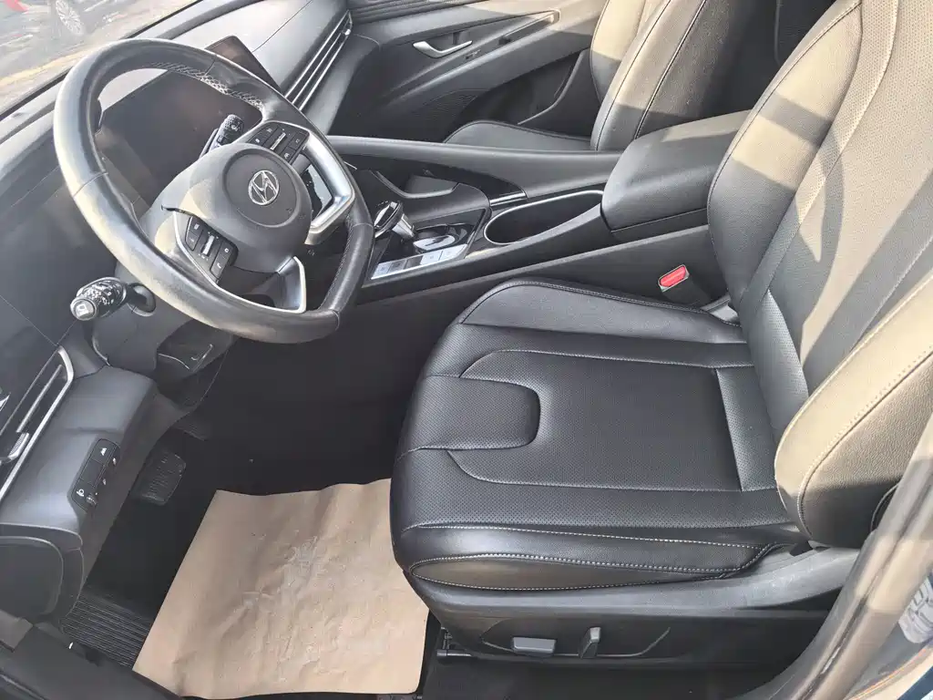 Elantra 2021 1.5L CVT LUX Premium Edition купить на сайте DeffCars