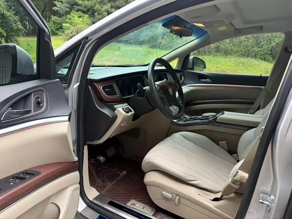 Buick GL8 2017 25s Comfort Country V купить на сайте DeffCars