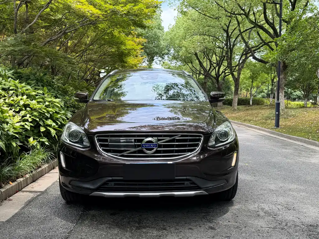 Volvo XC60 2017 T5 AWD Zhiyuan Upgrade купить на сайте DeffCars