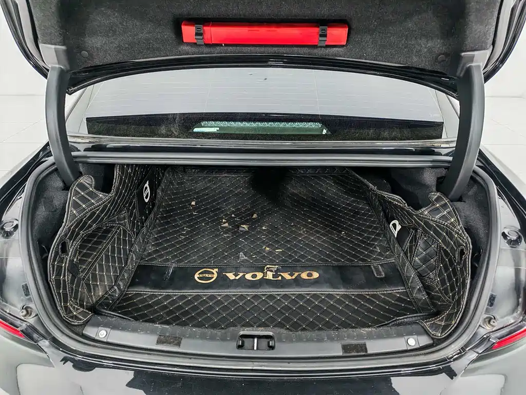 Volvo S90 2021 B5 Zhiyi Luxury Edition купить на сайте DeffCars