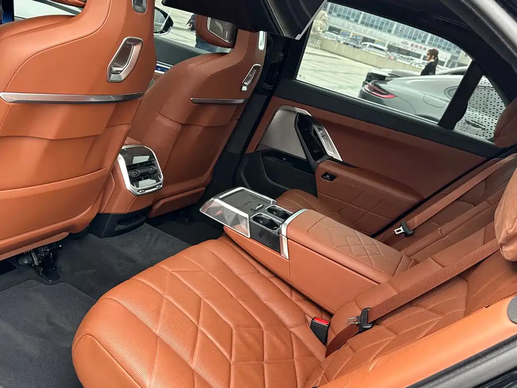BMW 7 Series 2023 facelift 740Li exclusive M sports package купить на сайте DeffCars