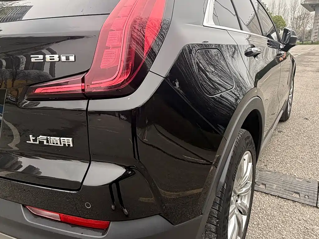 Cadillac XT4 2021 28T two-wheel drive leading model купить на сайте DeffCars