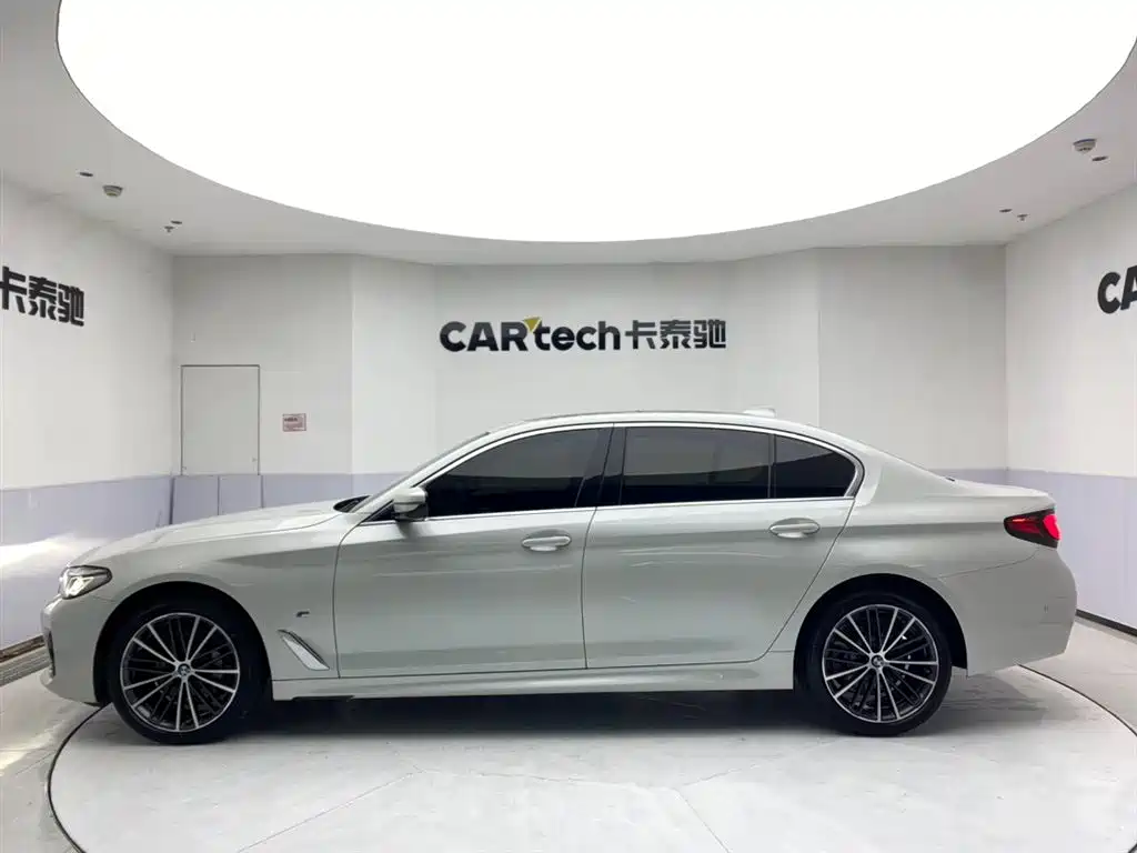 BMW 5 Series 2021 530Li Leading M Sports Package купить на сайте DeffCars