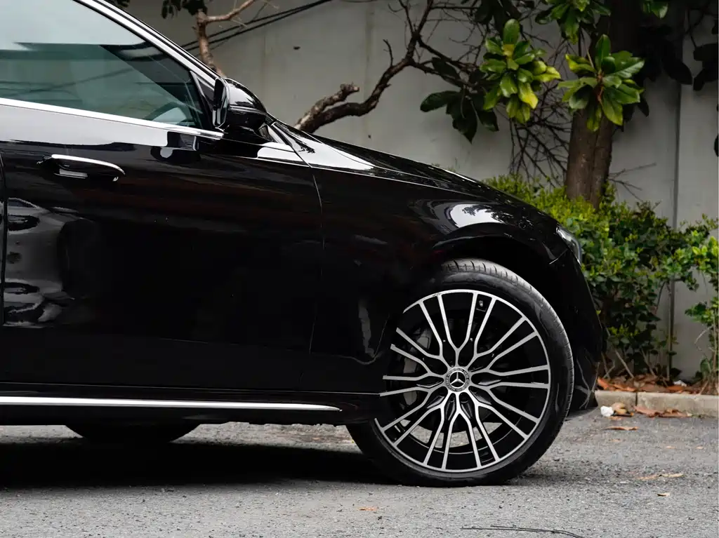 Mercedes-Benz E-Class 2024 E 300 L Premium Model купить на сайте DeffCars