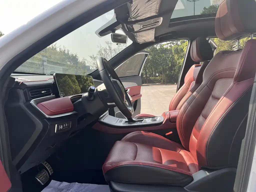 Jietu X70 PLUS 2021 model 1.6T DCT star 7 seats купить на сайте DeffCars