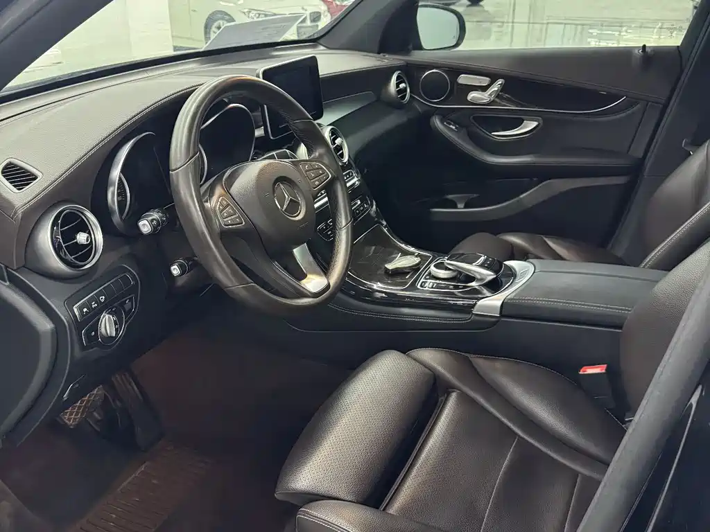 Mercedes-Benz GLC 2018 facelift GLC 260 4MATIC luxury model купить на сайте DeffCars