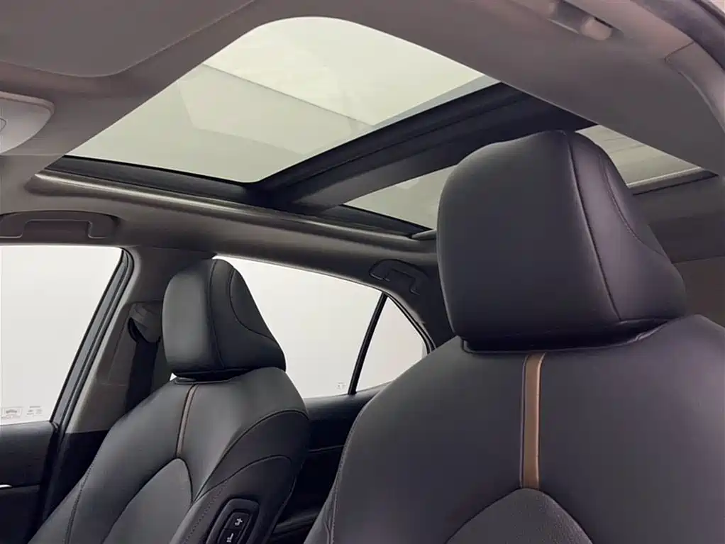 Camry 2019 2.5G Deluxe Edition National VI купить на сайте DeffCars