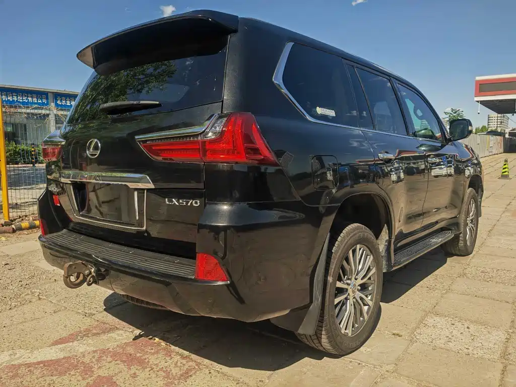 Lexus LX 2017 570 Dynamic Luxury Edition купить на сайте DeffCars