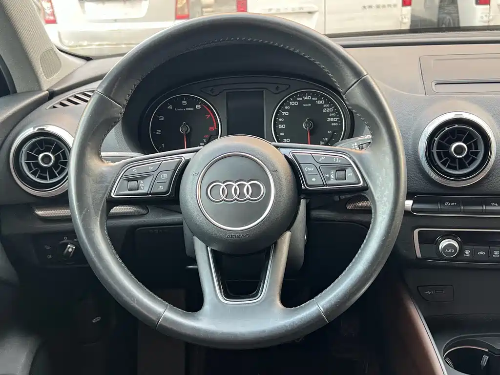Audi A3 2019 Sportback 35 TFSI Fashion Type National VI купить на сайте DeffCars