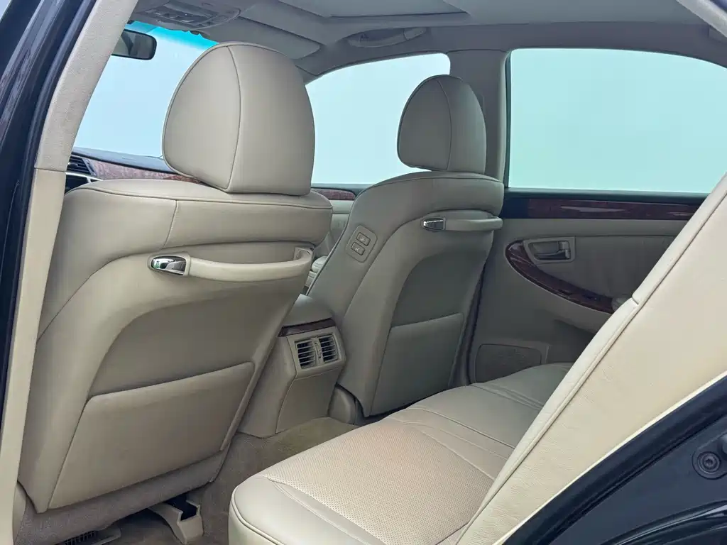 Crown 2005 2.5L Royal купить на сайте DeffCars