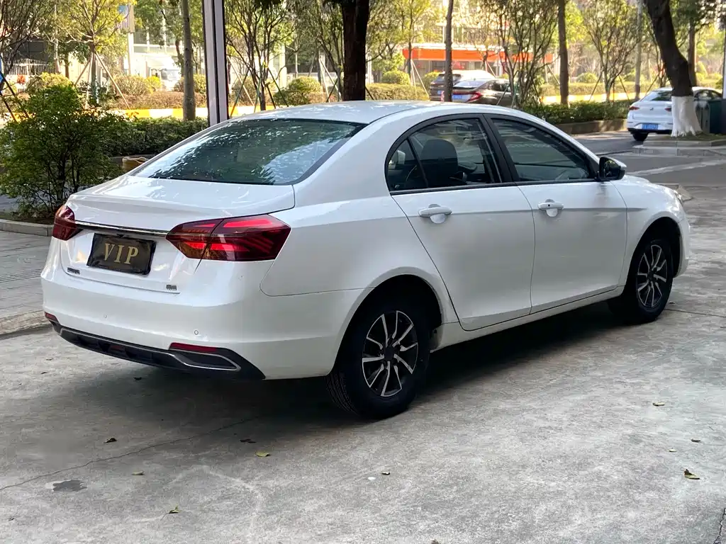 Emgrand 2019 Leading Edition 1.5L Manual Luxury Type National V купить на сайте DeffCars