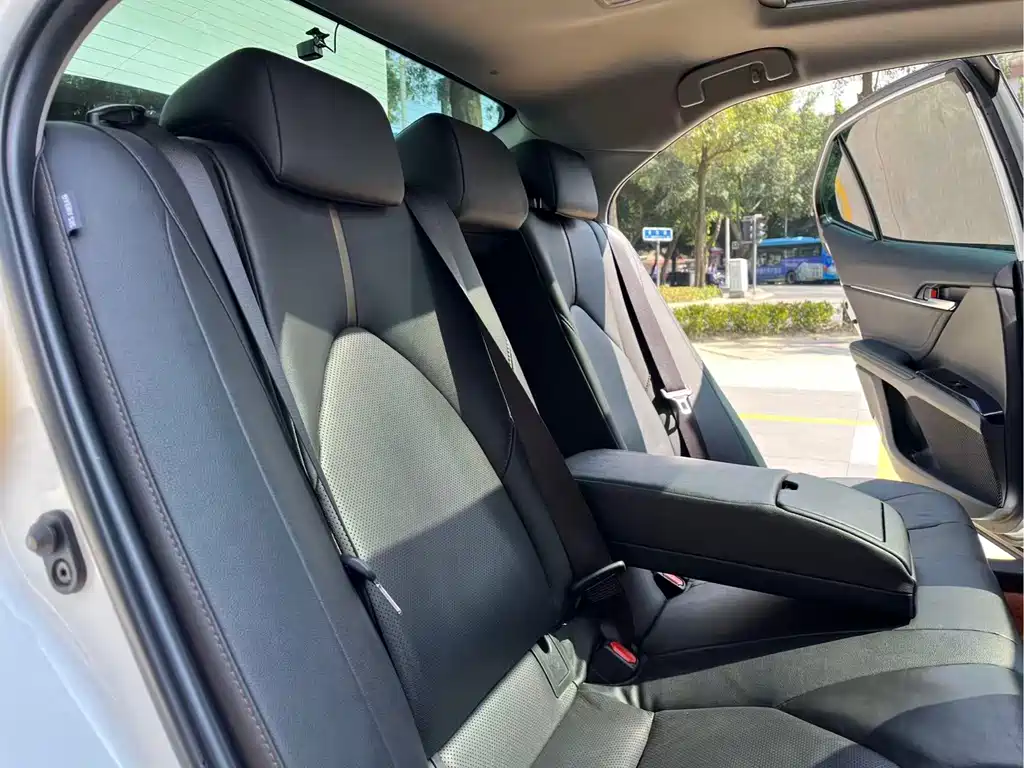 Camry 2019 2.5G Deluxe Edition National VI купить на сайте DeffCars
