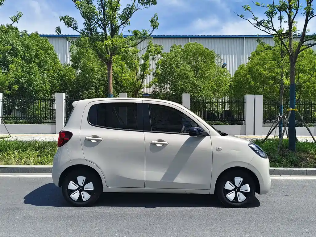 Hongguang MINIEV 2025 fourth generation four-door version advanced model купить на сайте DeffCars