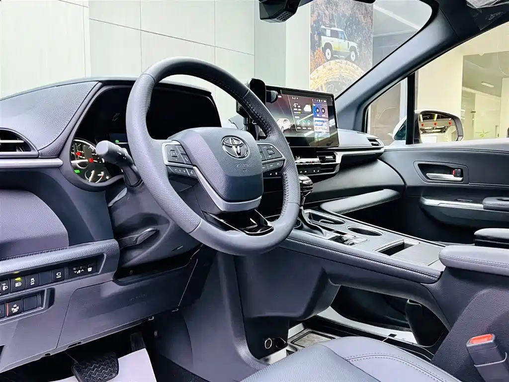 SIENNA 2024 2.5L hybrid four-wheel drive premium version купить на сайте DeffCars