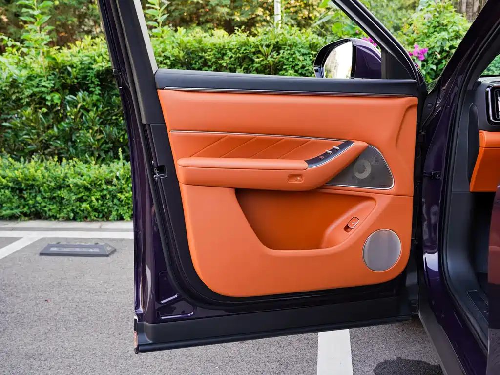 Wenjie M8 2025 pure electric Max+ six-seater long-range version 896-line lidar) купить на сайте DeffCars