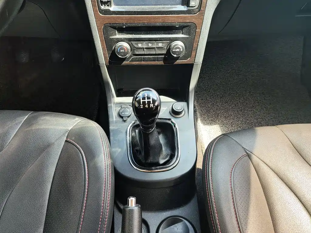 Fengguang 370 2016 model 1.5L manual standard SFG15-02 7 seats купить на сайте DeffCars