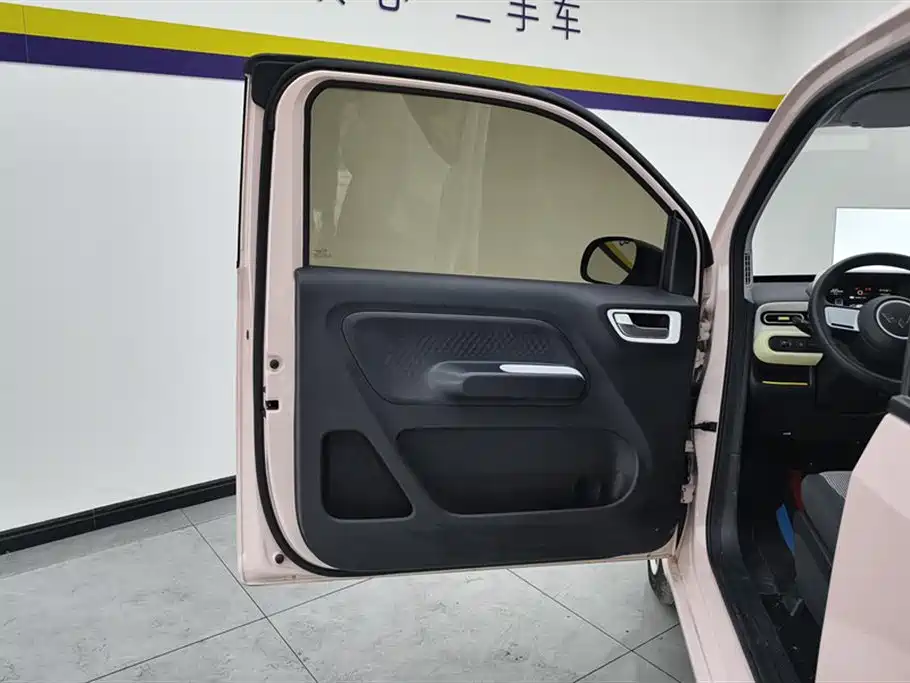 Hongguang MINIEV 2024 third generation 215km youth version купить на сайте DeffCars