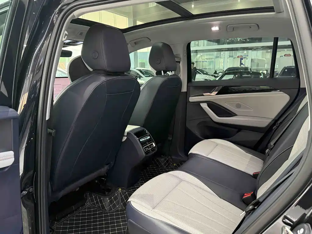 Tiguan L 2024 PRO 330TSI 2WD Smart Travel Edition купить на сайте DeffCars