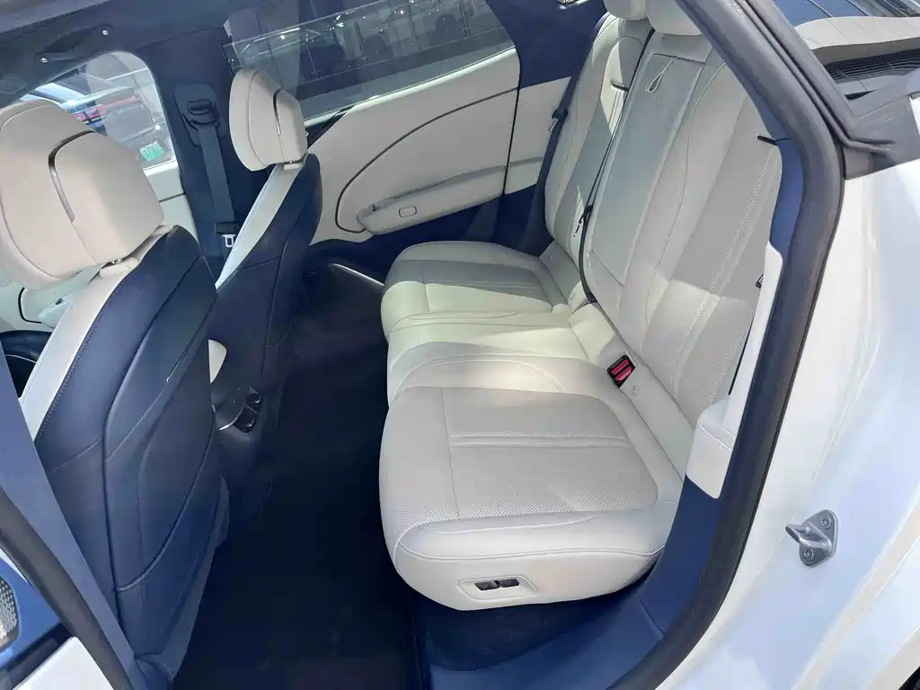 Jikrypton 007 2025 rear-wheel drive smart driving version 75kWh купить на сайте DeffCars