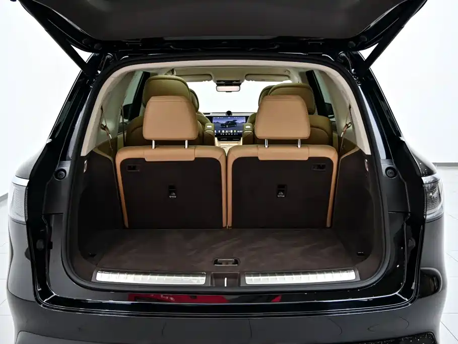 Wenjie M8 2025 extended range Ultra version 53.4kWh 6-seat version 192-line lidar) купить на сайте DeffCars