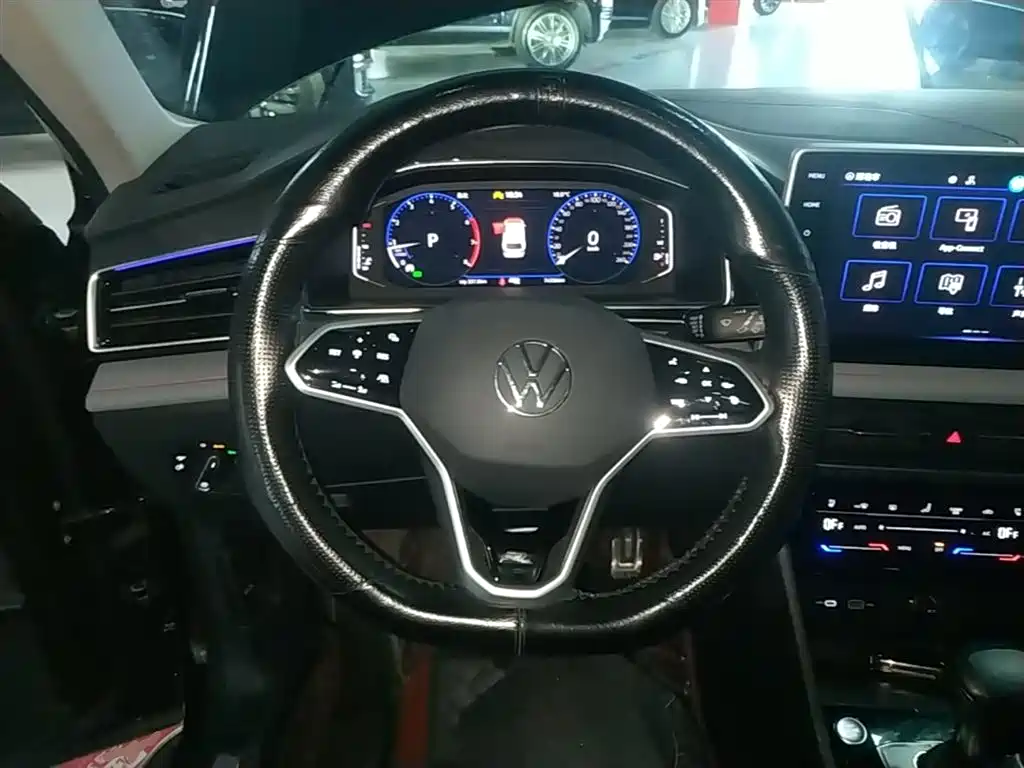 Tiguan L 2023 330TSI automatic two-wheel drive R-Line flagship version купить на сайте DeffCars
