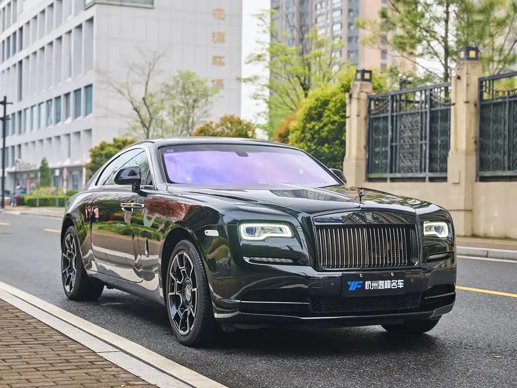 Phantom 2018 6.6T Black Badge купить на сайте DeffCars