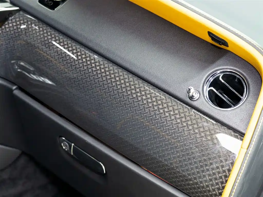 Cullinan 2020 Black Badge купить на сайте DeffCars