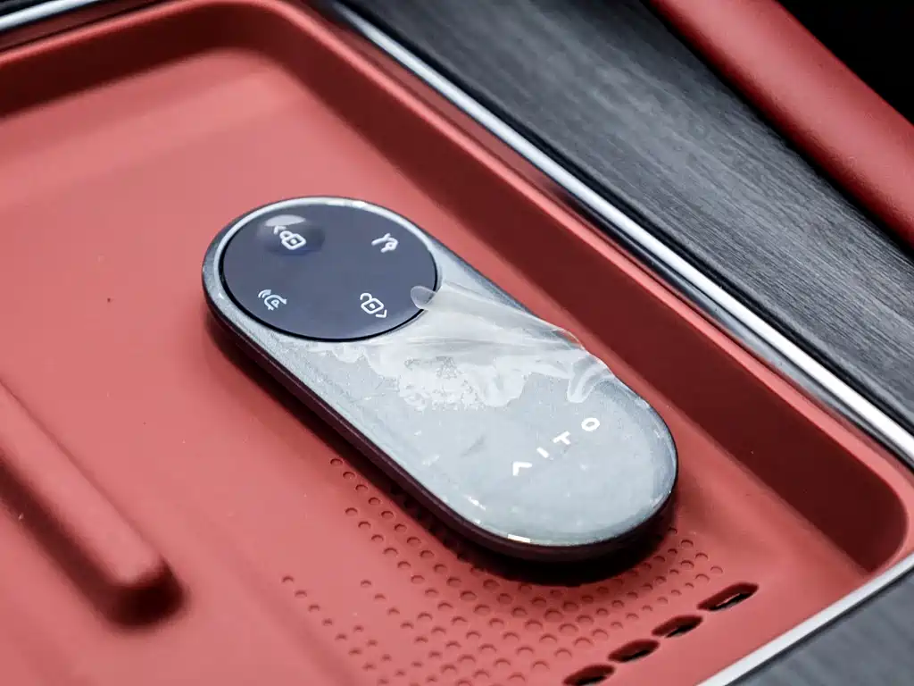 Wenjie M8 2025 extended range Max+ version 53.4kWh 5-seater version (192-line lidar) купить на сайте DeffCars