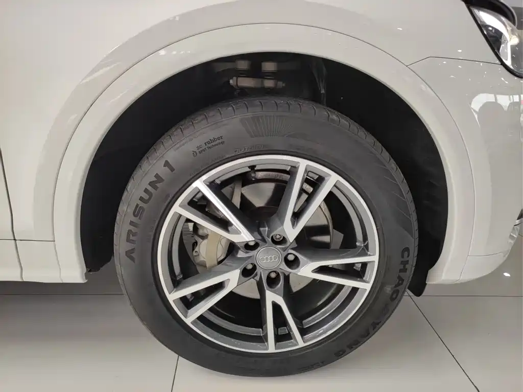 Audi Q5L 2018 40 TFSI enjoys fashionable style, National V купить на сайте DeffCars