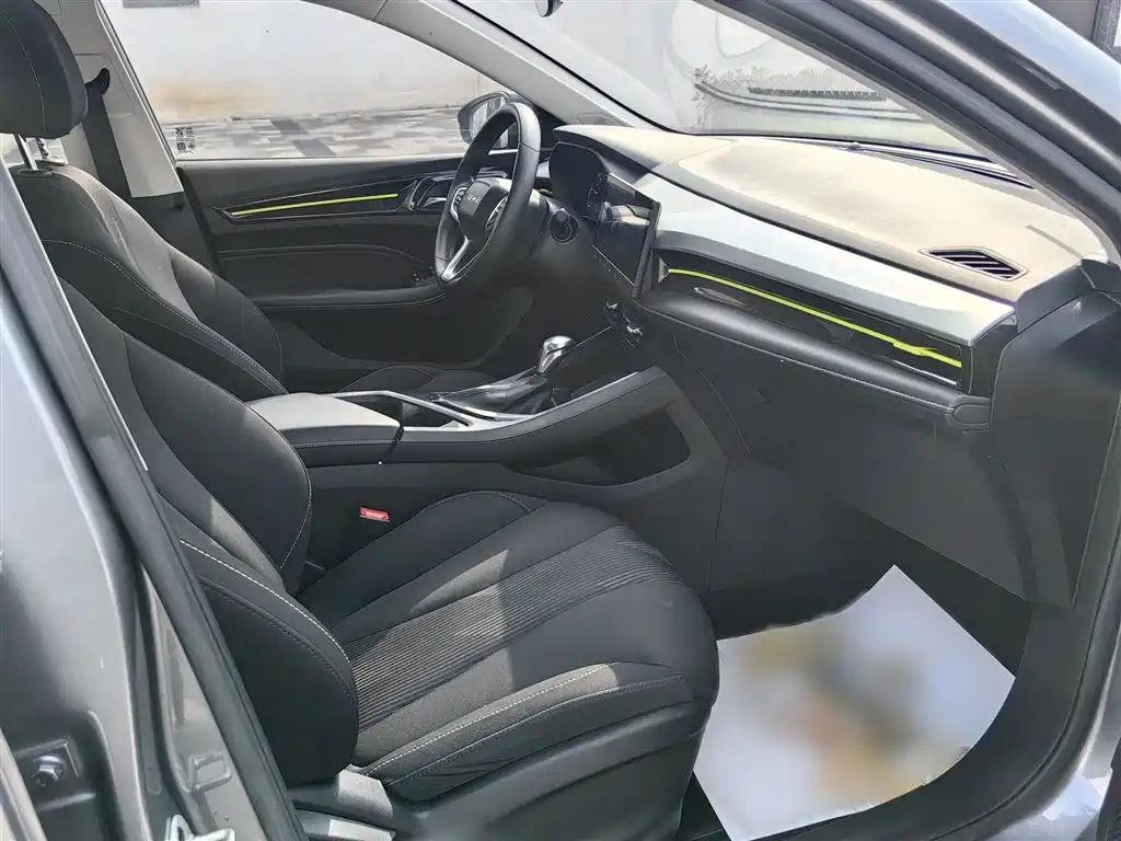 Roewe i5 2021 1.5L CVT Platinum Edition купить на сайте DeffCars