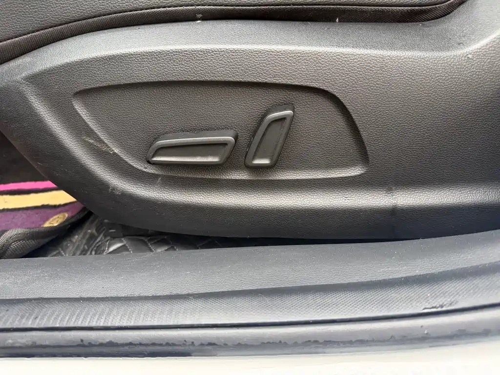 Roewe i6 2019 Plus 1.6L CVT 4G Connected Flagship Lavish Edition купить на сайте DeffCars